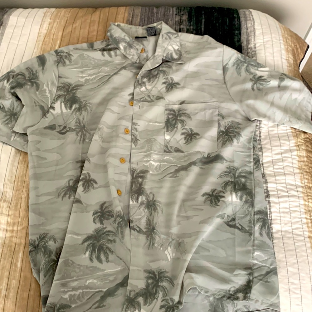 Grey Floral Shirt with Side Pocket - L
